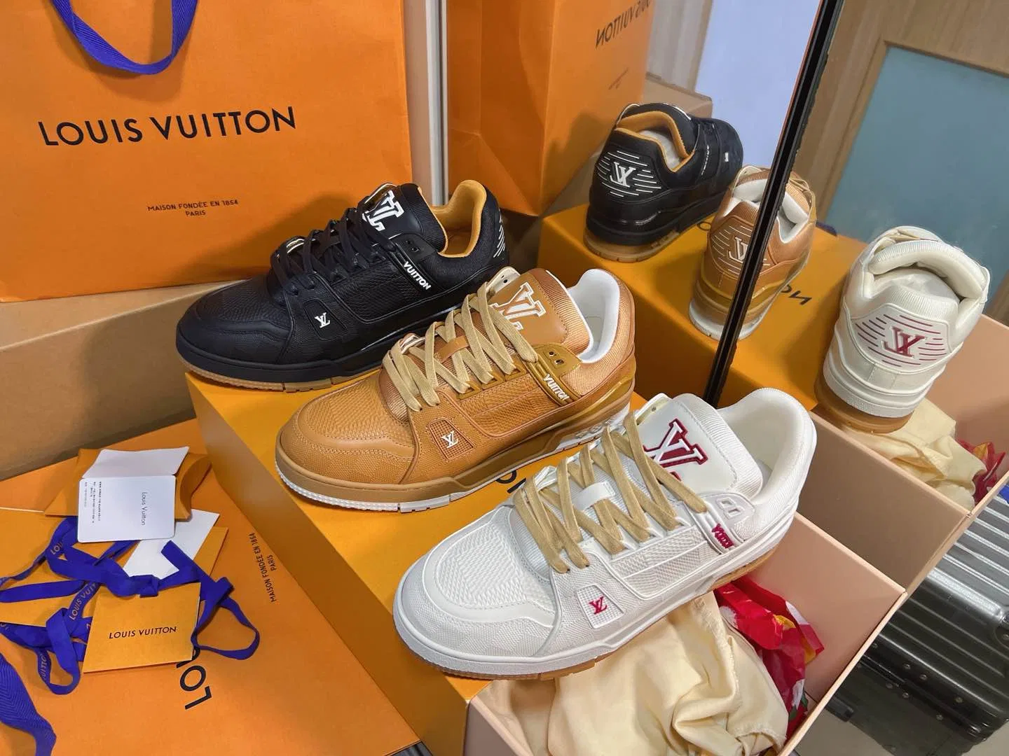 LV 27FW QVUSQNN 061 스니커즈 27