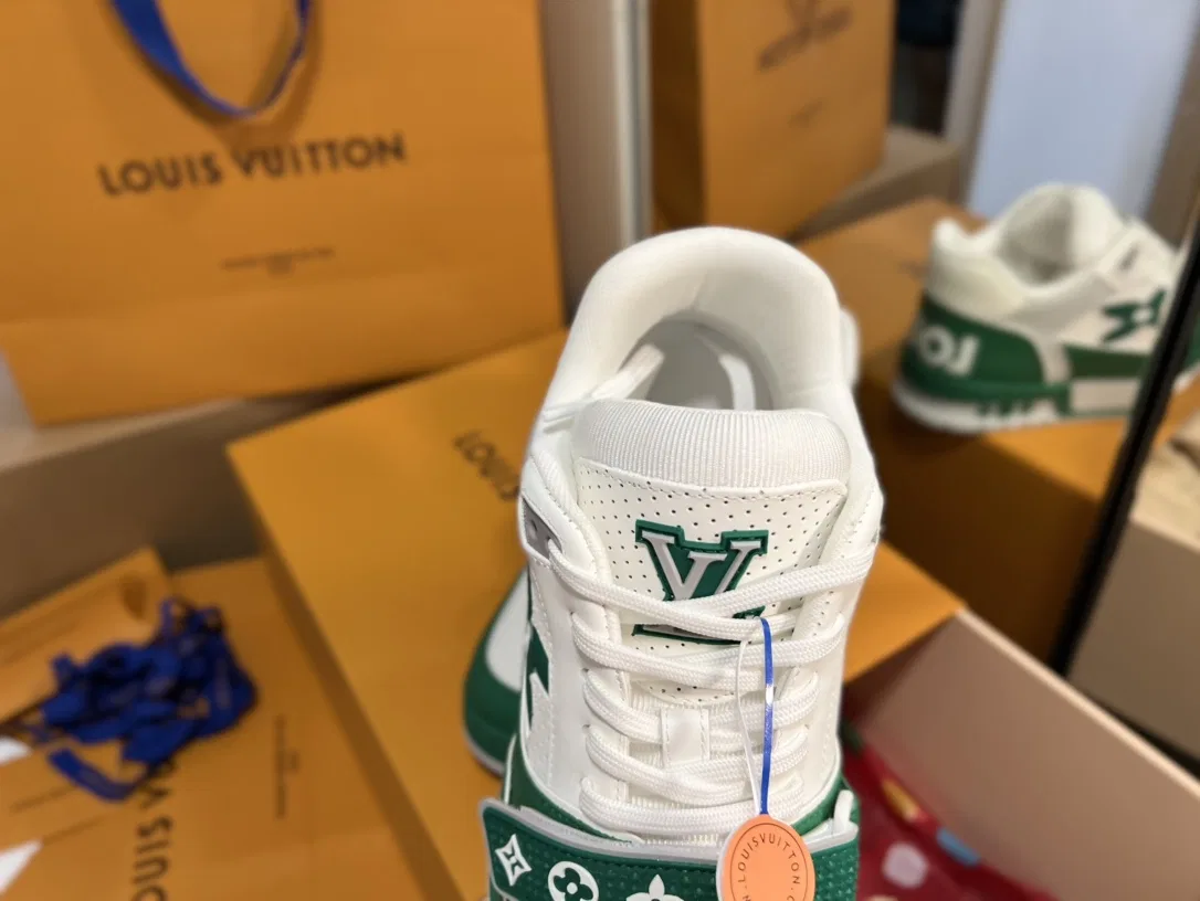 LV 27FW QVUSQNN 062 스니커즈 8
