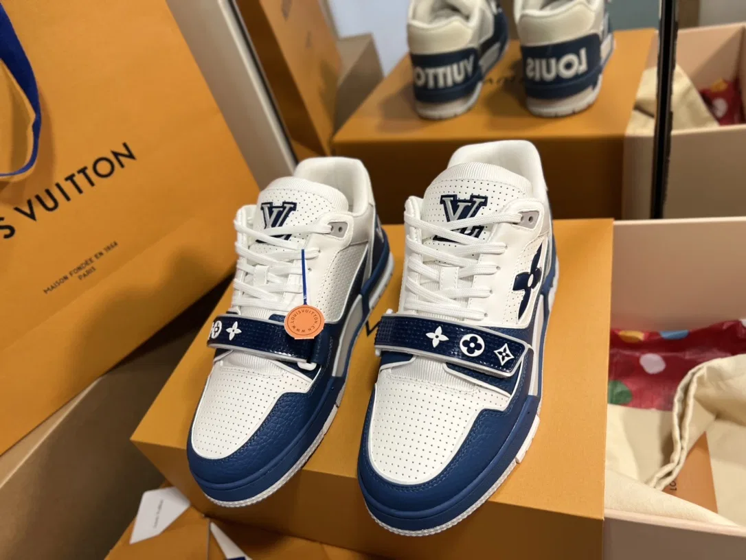 LV 27FW QVUSQNN 062 스니커즈 10