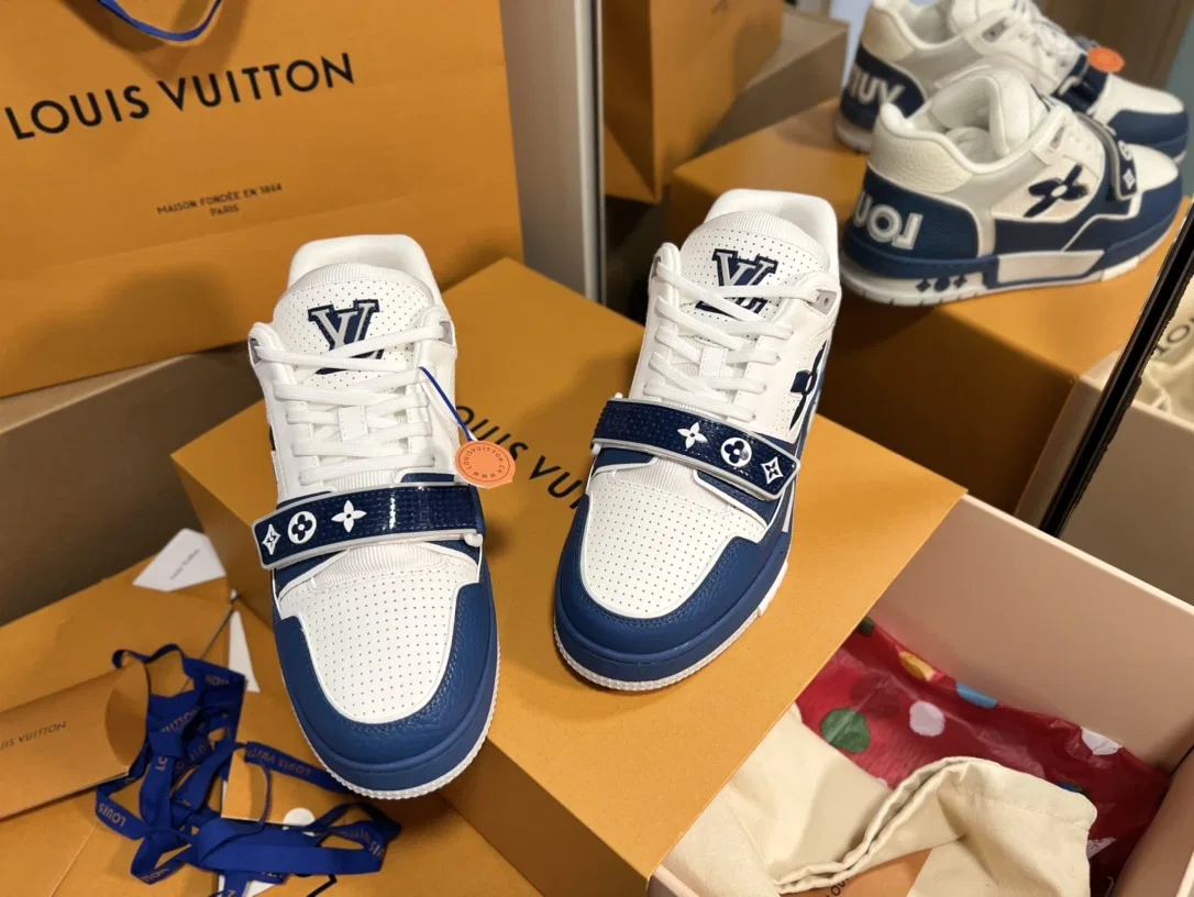 LV 27FW QVUSQNN 062 스니커즈 12