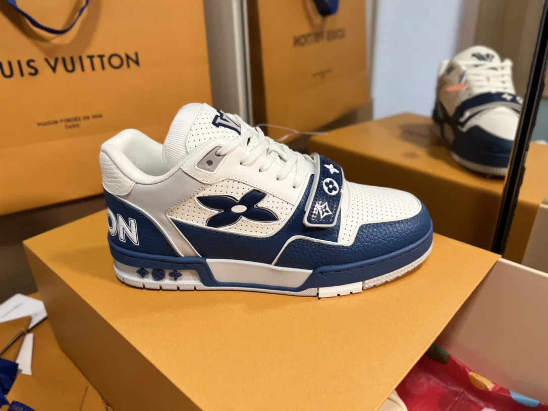 LV 27FW QVUSQNN 062 스니커즈 14