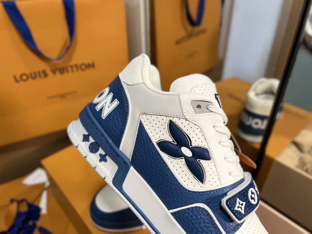 LV 27FW QVUSQNN 062 스니커즈 16