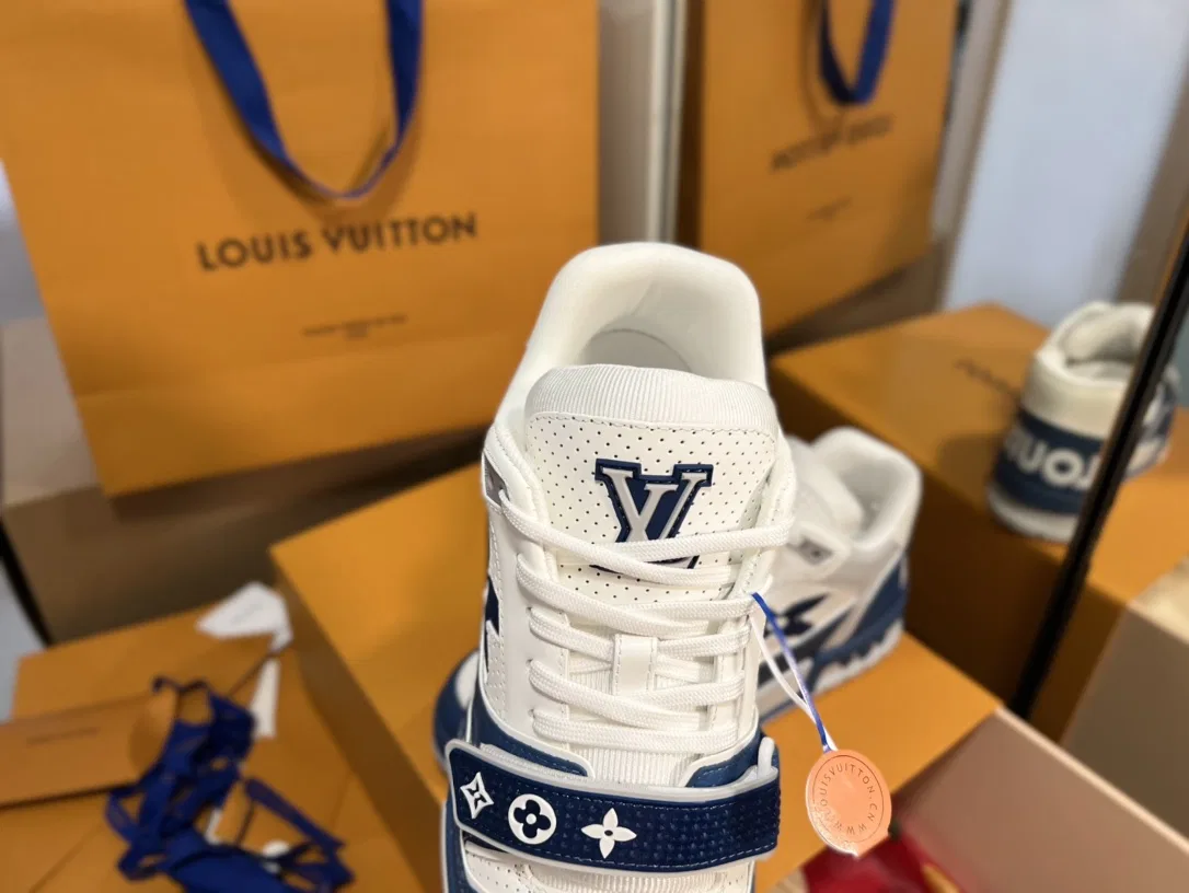 LV 27FW QVUSQNN 062 스니커즈 17
