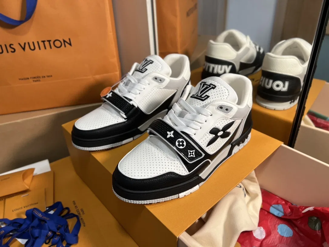 LV 27FW QVUSQNN 062 스니커즈 28