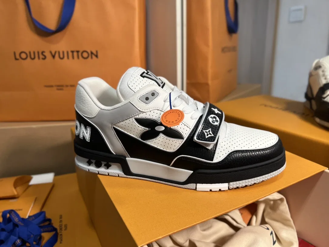 LV 27FW QVUSQNN 062 스니커즈 31