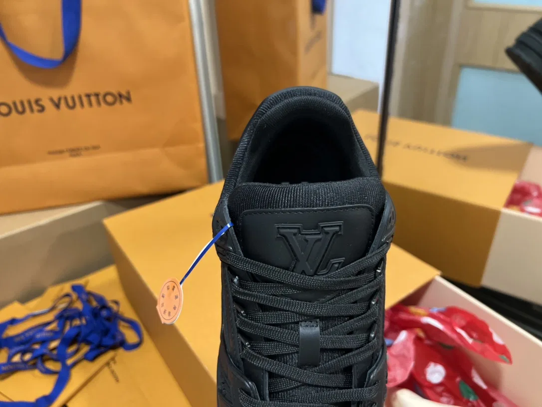 LV 27FW QVUSQNN 063 스니커즈 8