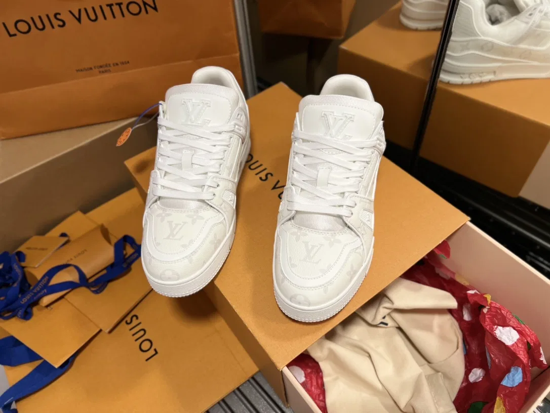 LV 27FW QVUSQNN 063 스니커즈 13