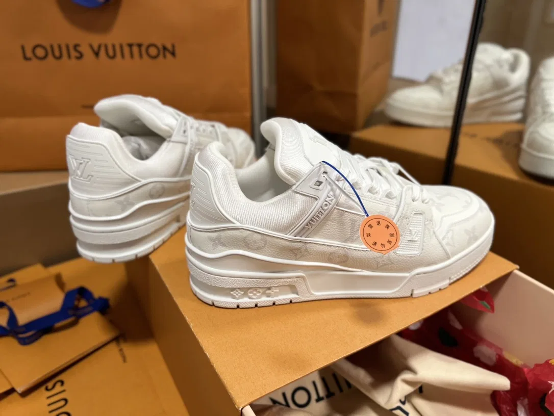 LV 27FW QVUSQNN 063 스니커즈 14