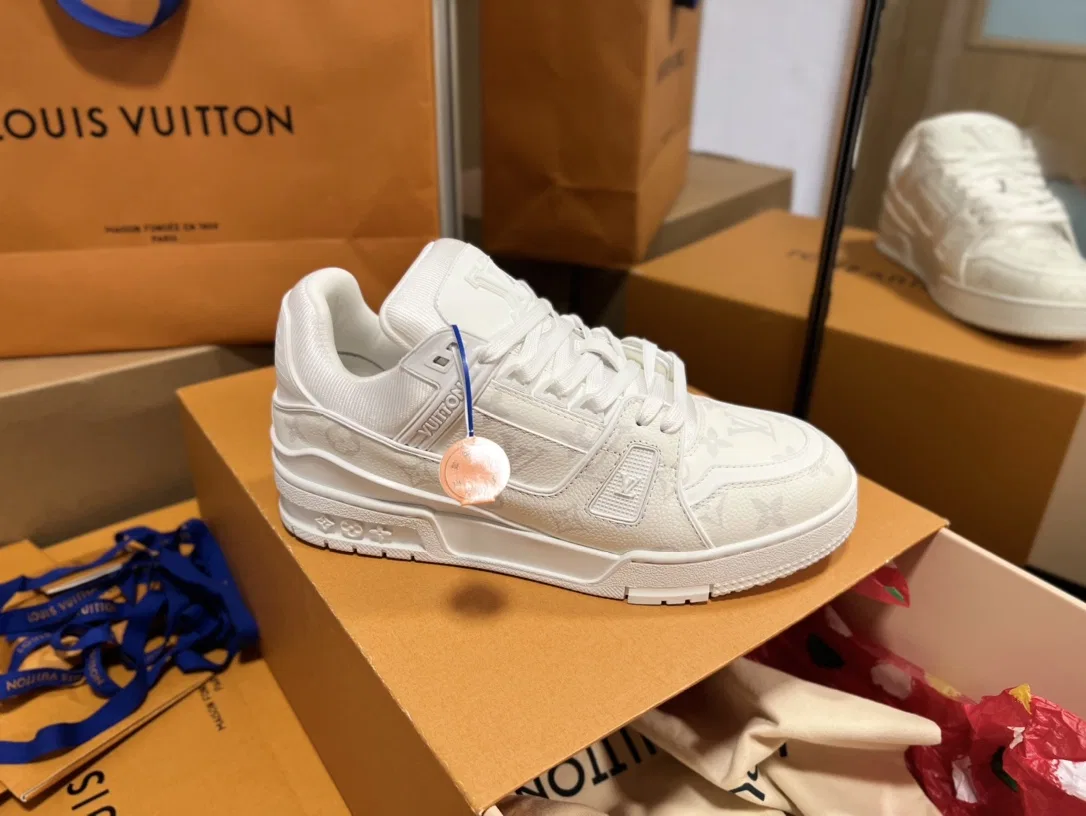 LV 27FW QVUSQNN 063 스니커즈 15
