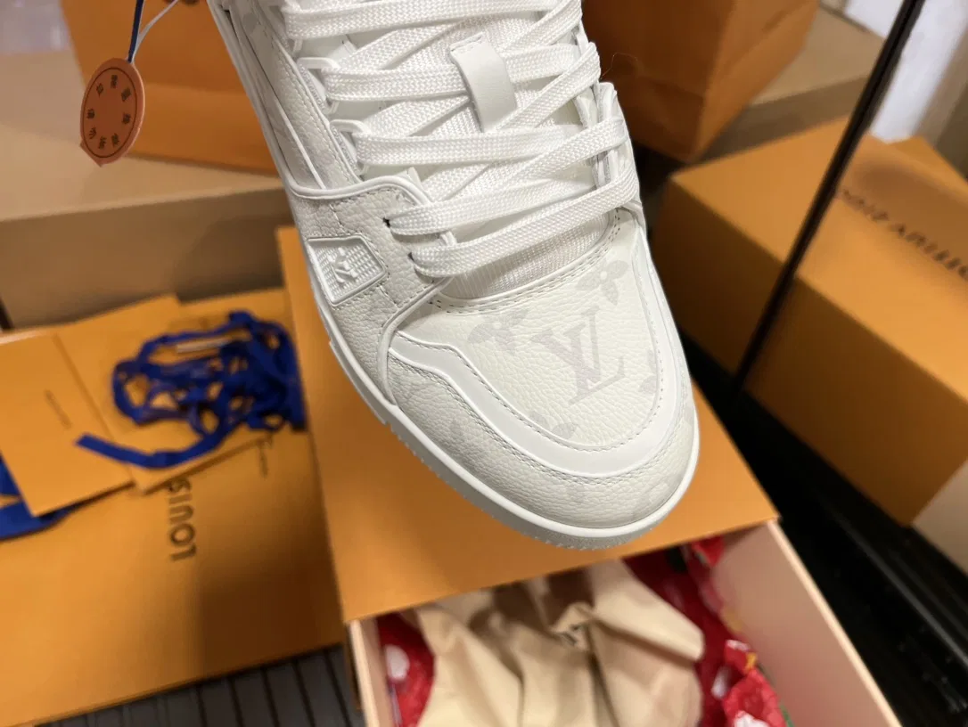 LV 27FW QVUSQNN 063 스니커즈 18
