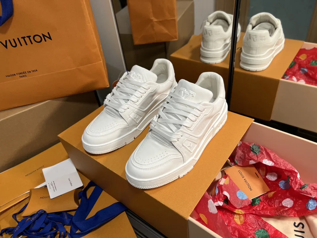 LV 27FW QVUSQNN 063 스니커즈 19