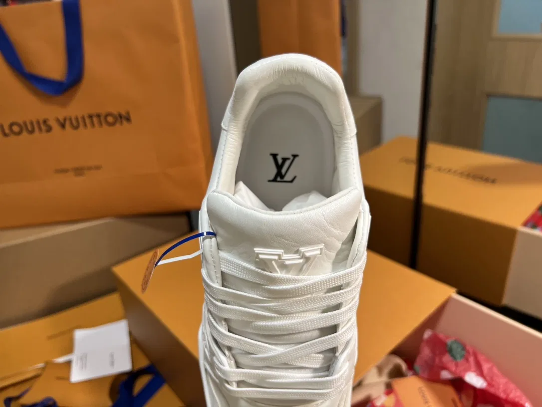 LV 27FW QVUSQNN 063 스니커즈 25