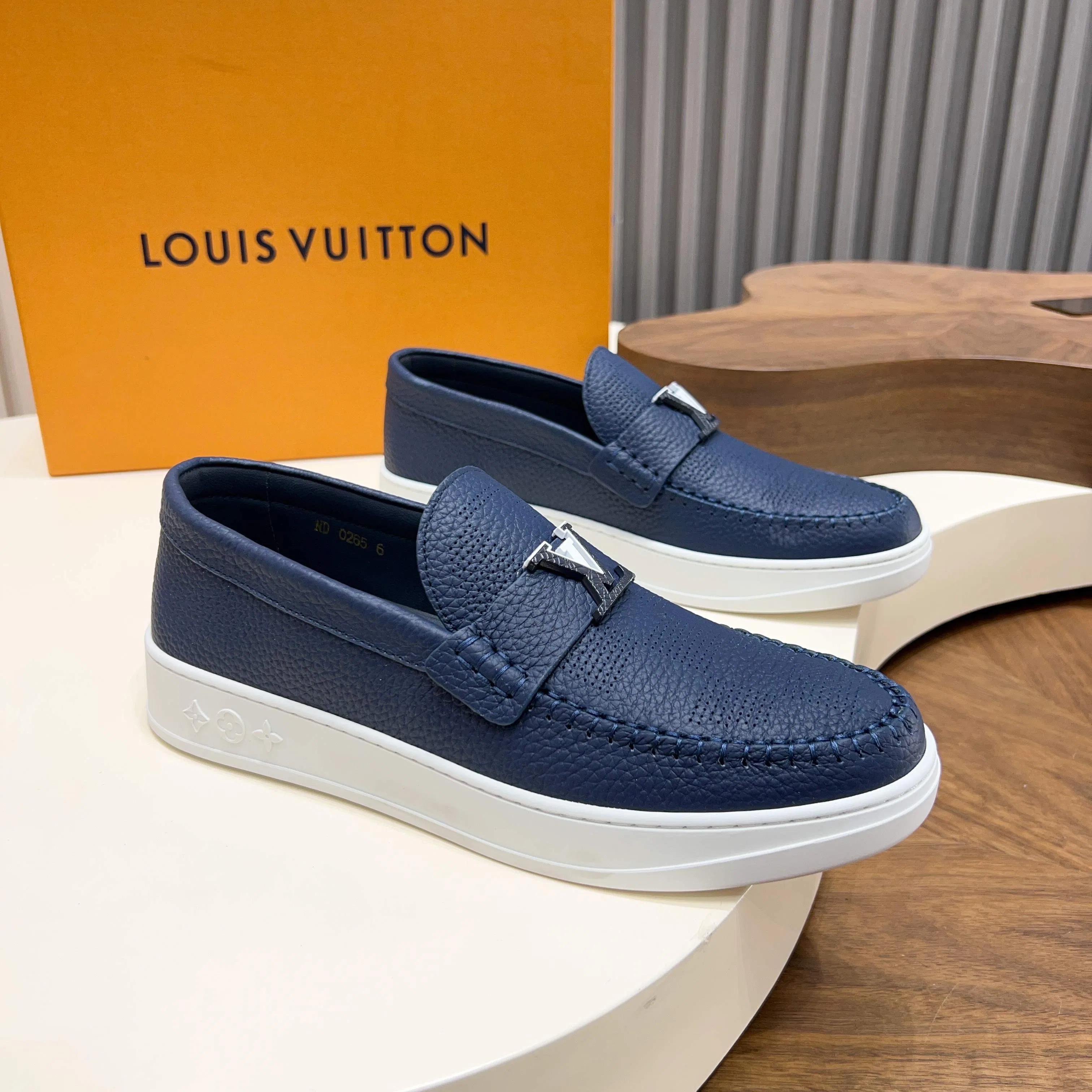 LV 27FW QVUSQNN 066 로퍼 9