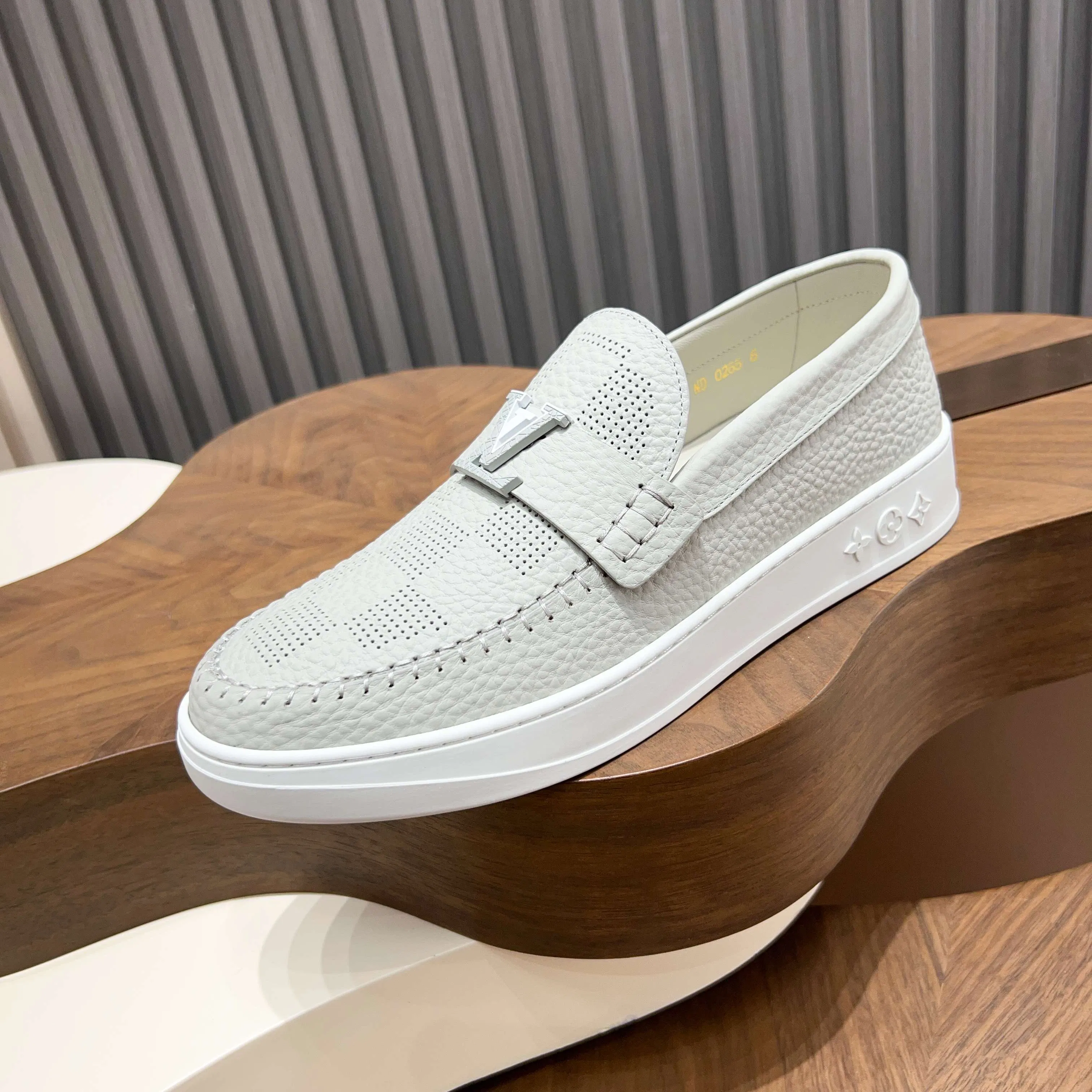 LV 27FW QVUSQNN 066 로퍼 13