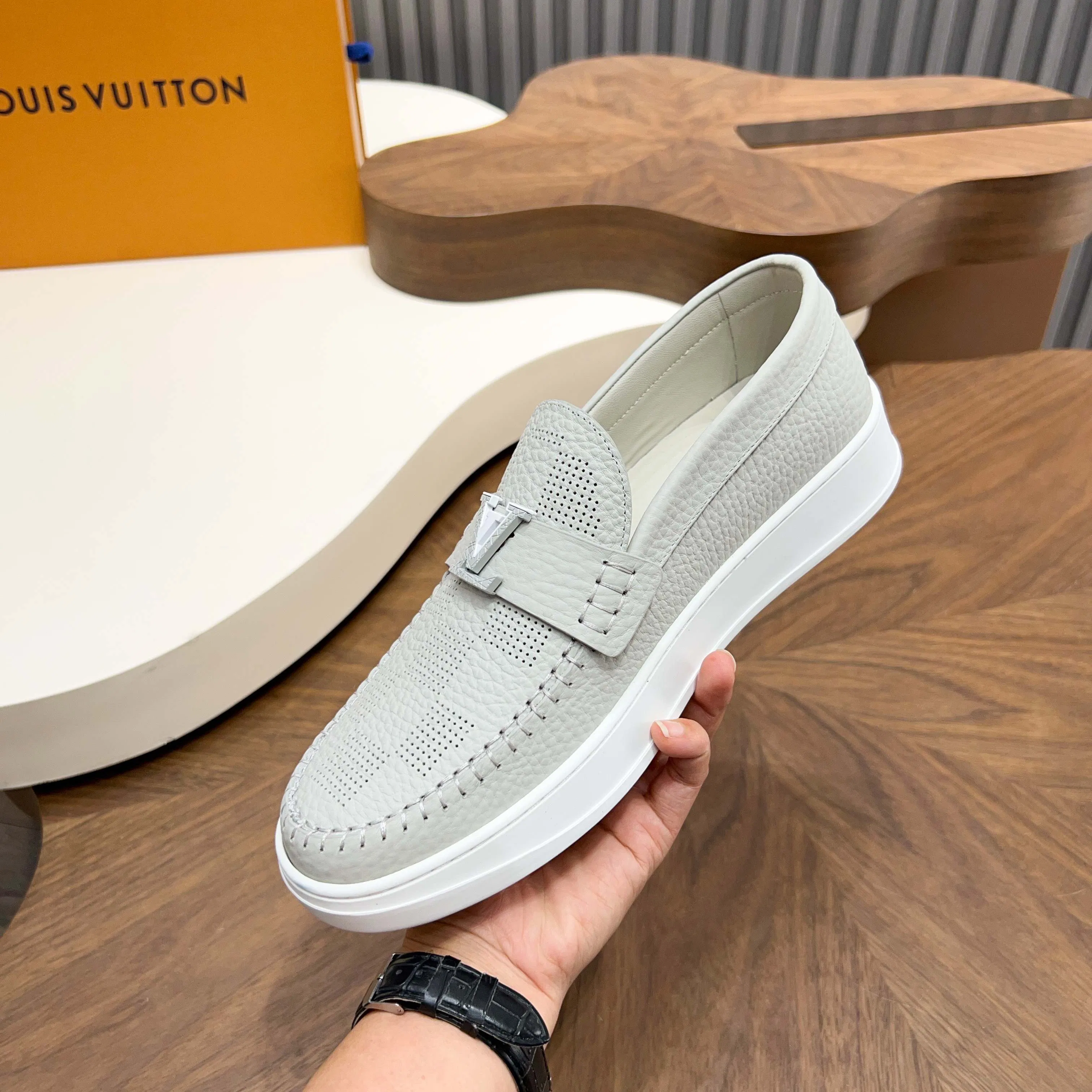 LV 27FW QVUSQNN 066 로퍼 14