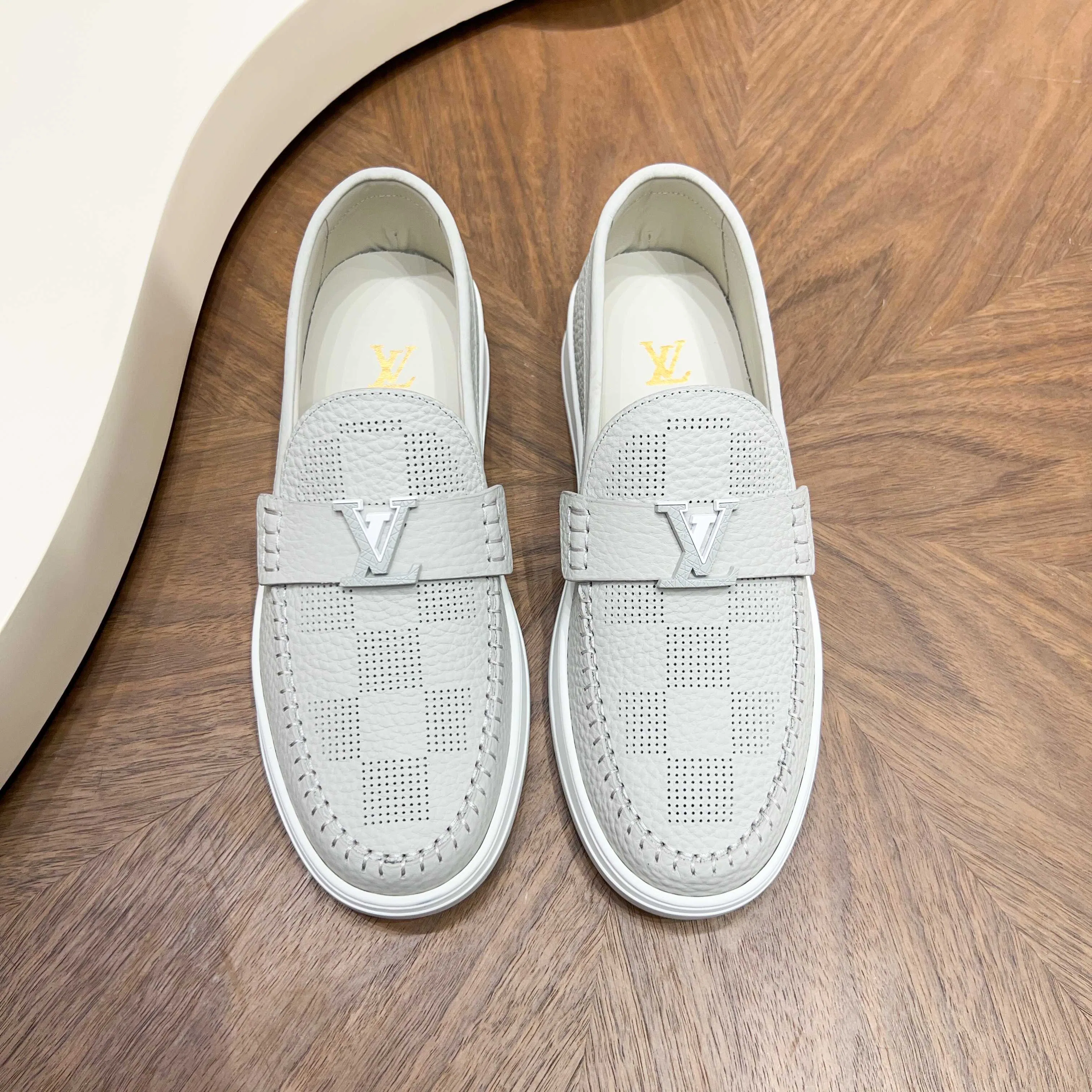 LV 27FW QVUSQNN 066 로퍼 16