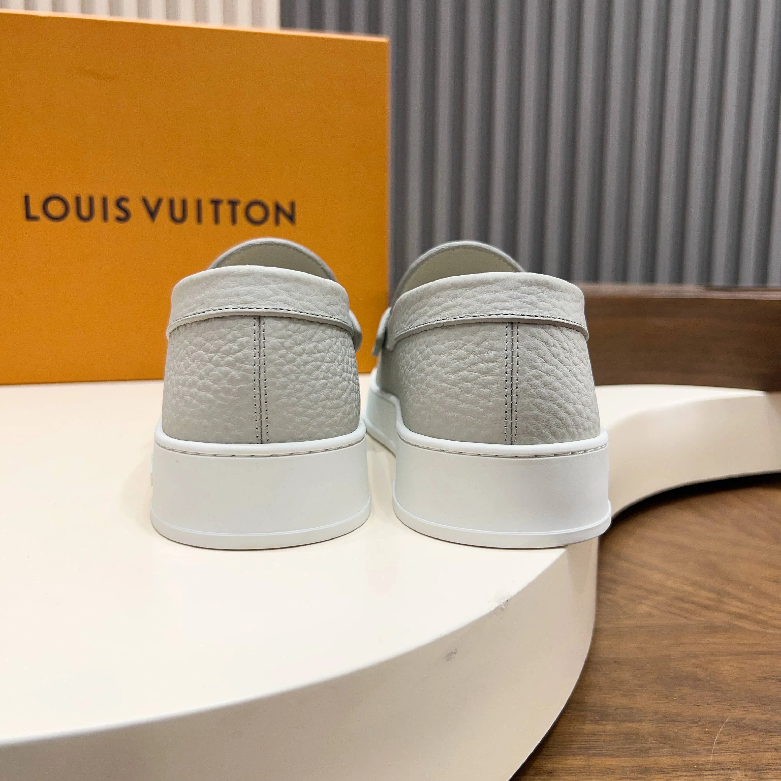 LV 27FW QVUSQNN 066 로퍼 17