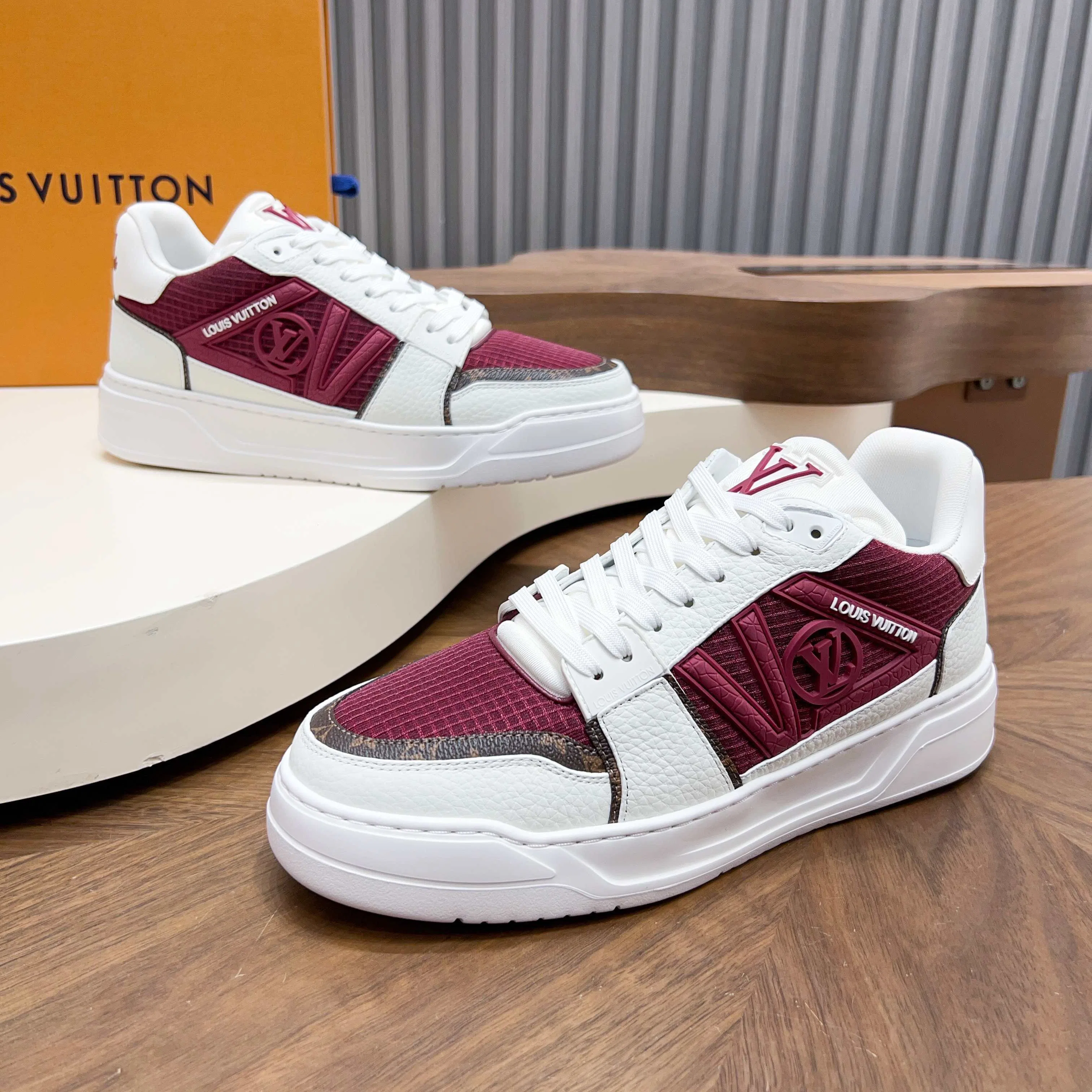 LV 27FW QVUSQNN 067 스니커즈 10
