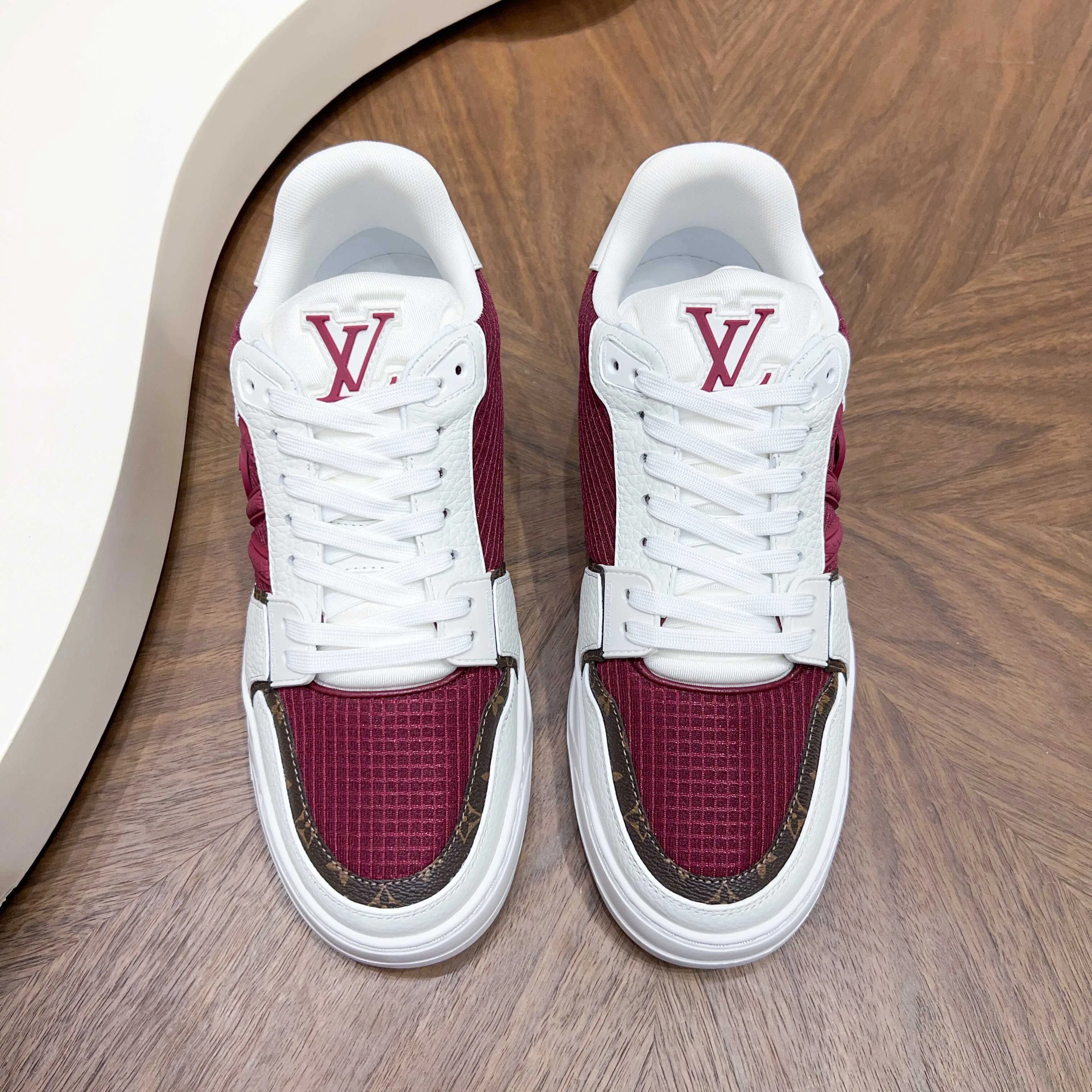 LV 27FW QVUSQNN 067 스니커즈 12