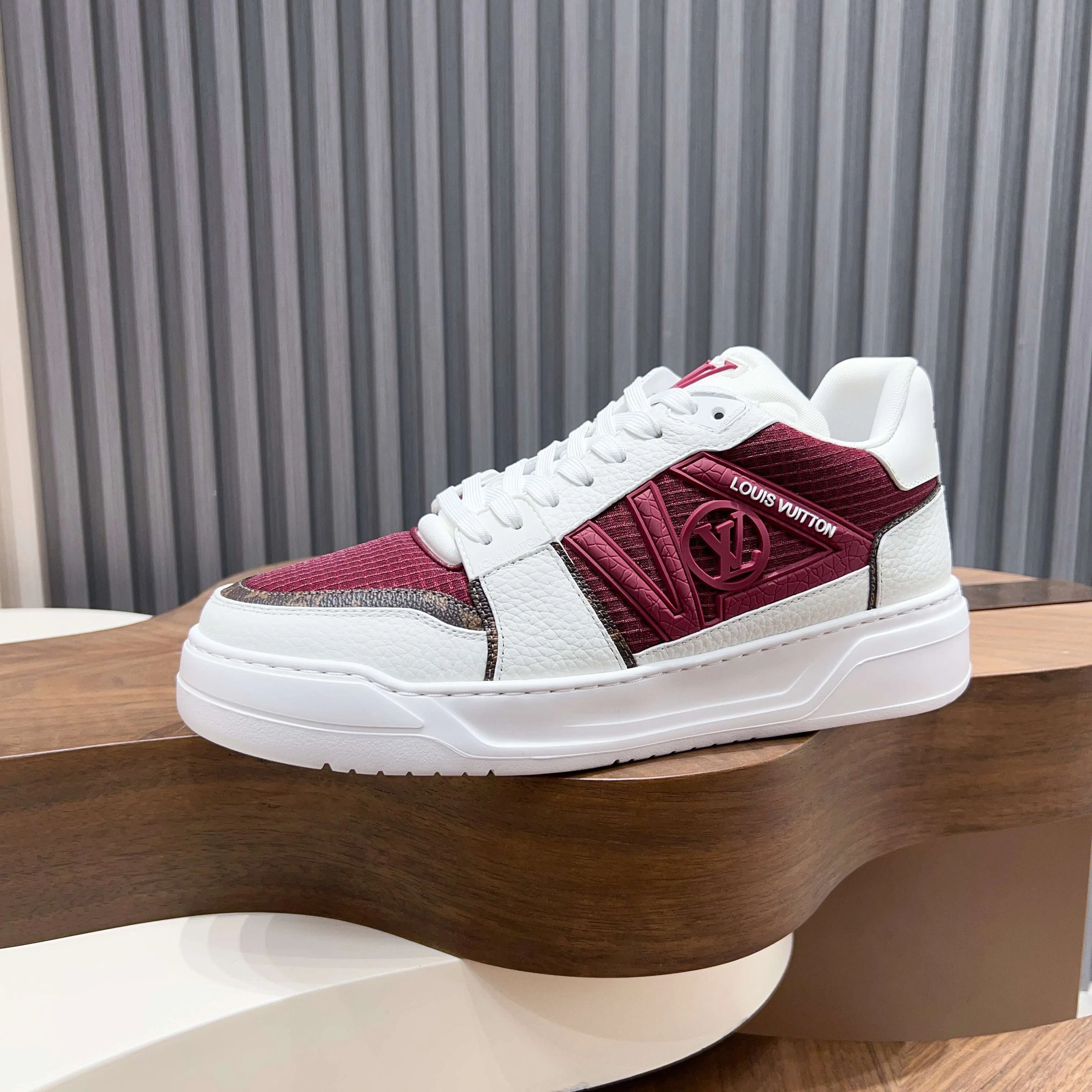 LV 27FW QVUSQNN 067 스니커즈 13
