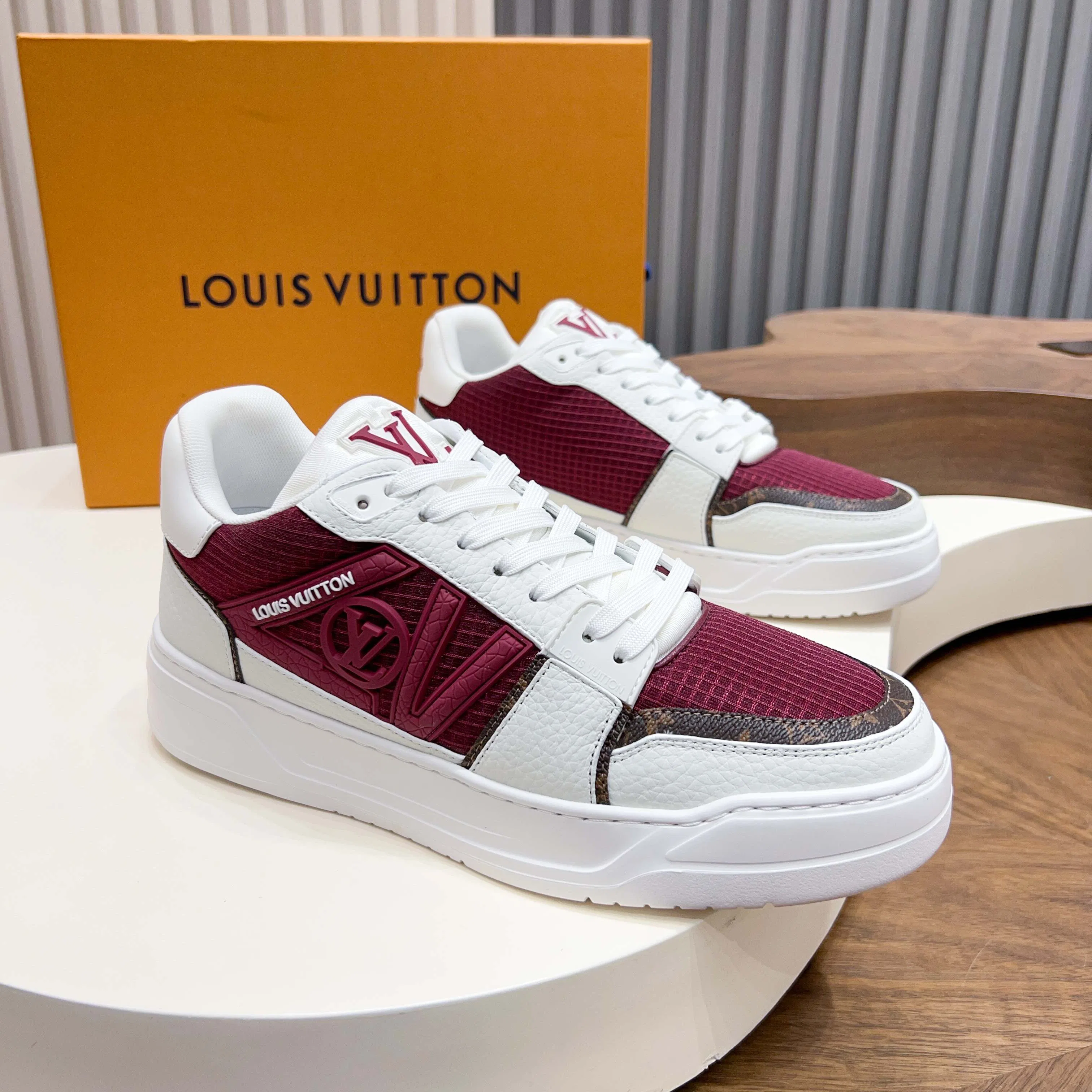 LV 27FW QVUSQNN 067 스니커즈 18