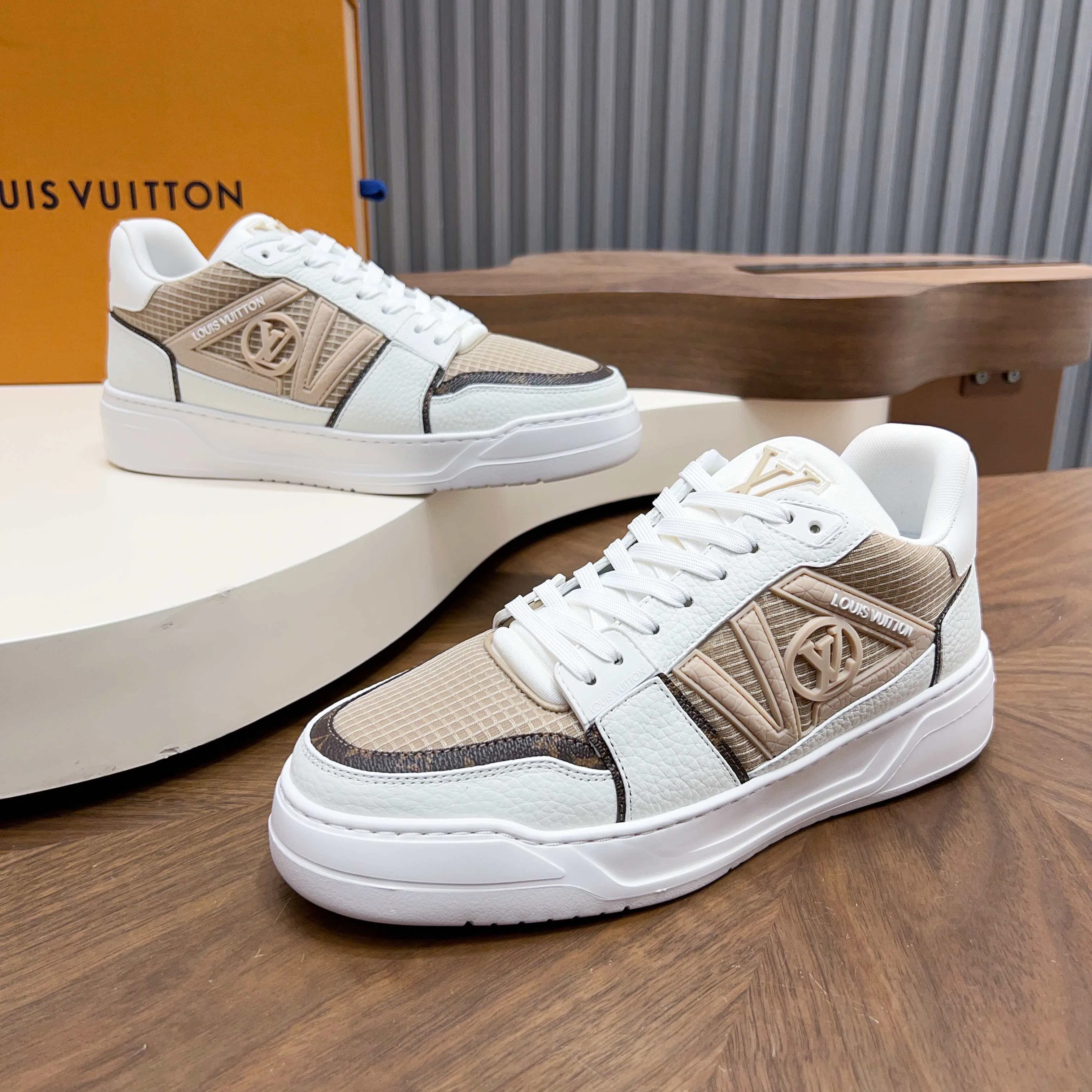 LV 27FW QVUSQNN 067 스니커즈 28