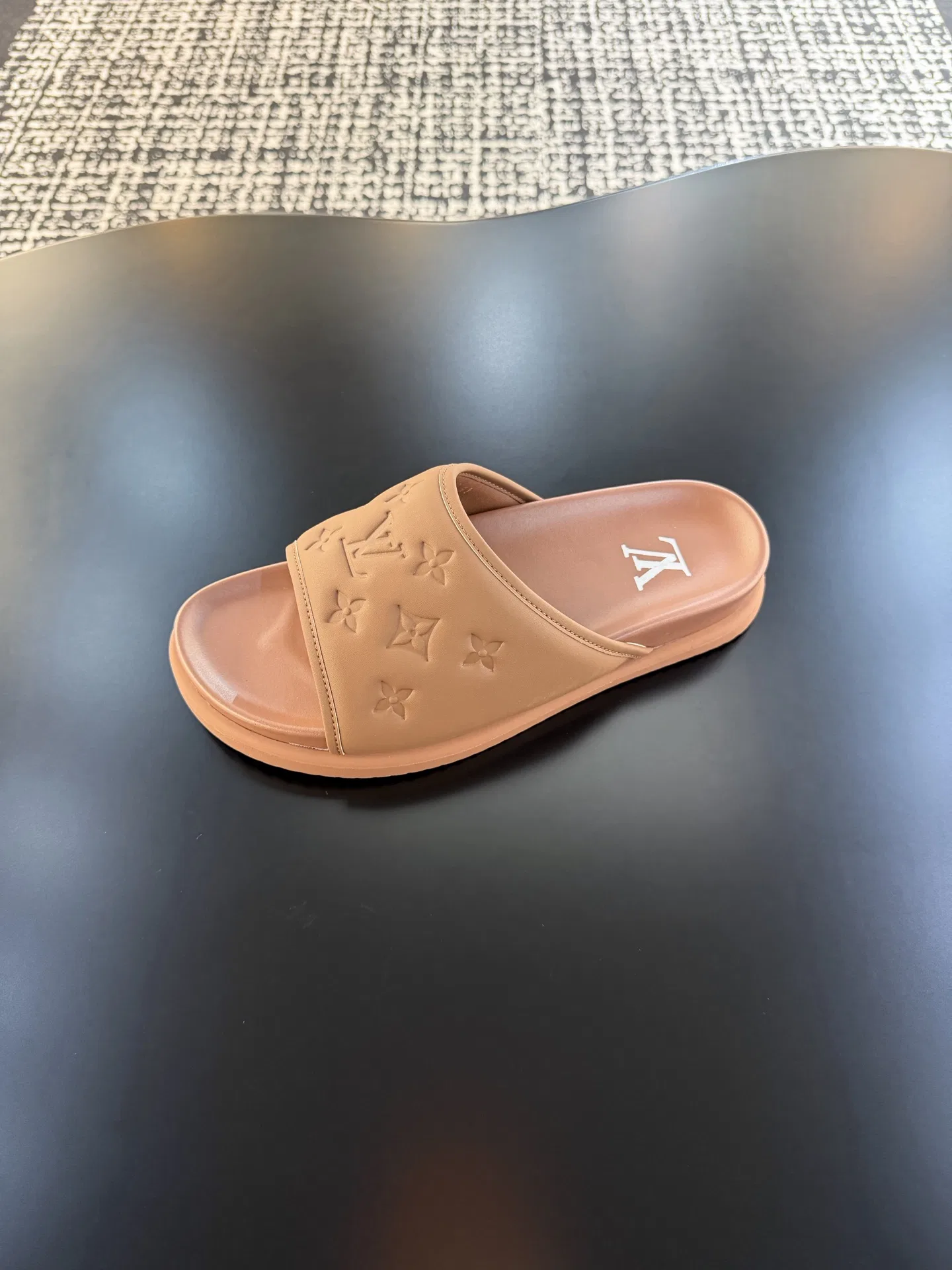 LV 27FW QVUSQNN 068 슬리퍼 28