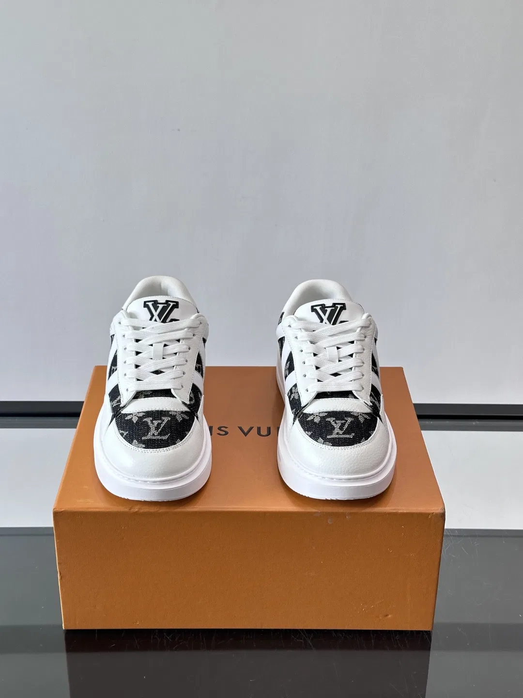 LV 27FW QVUSQNN 069 스니커즈 11