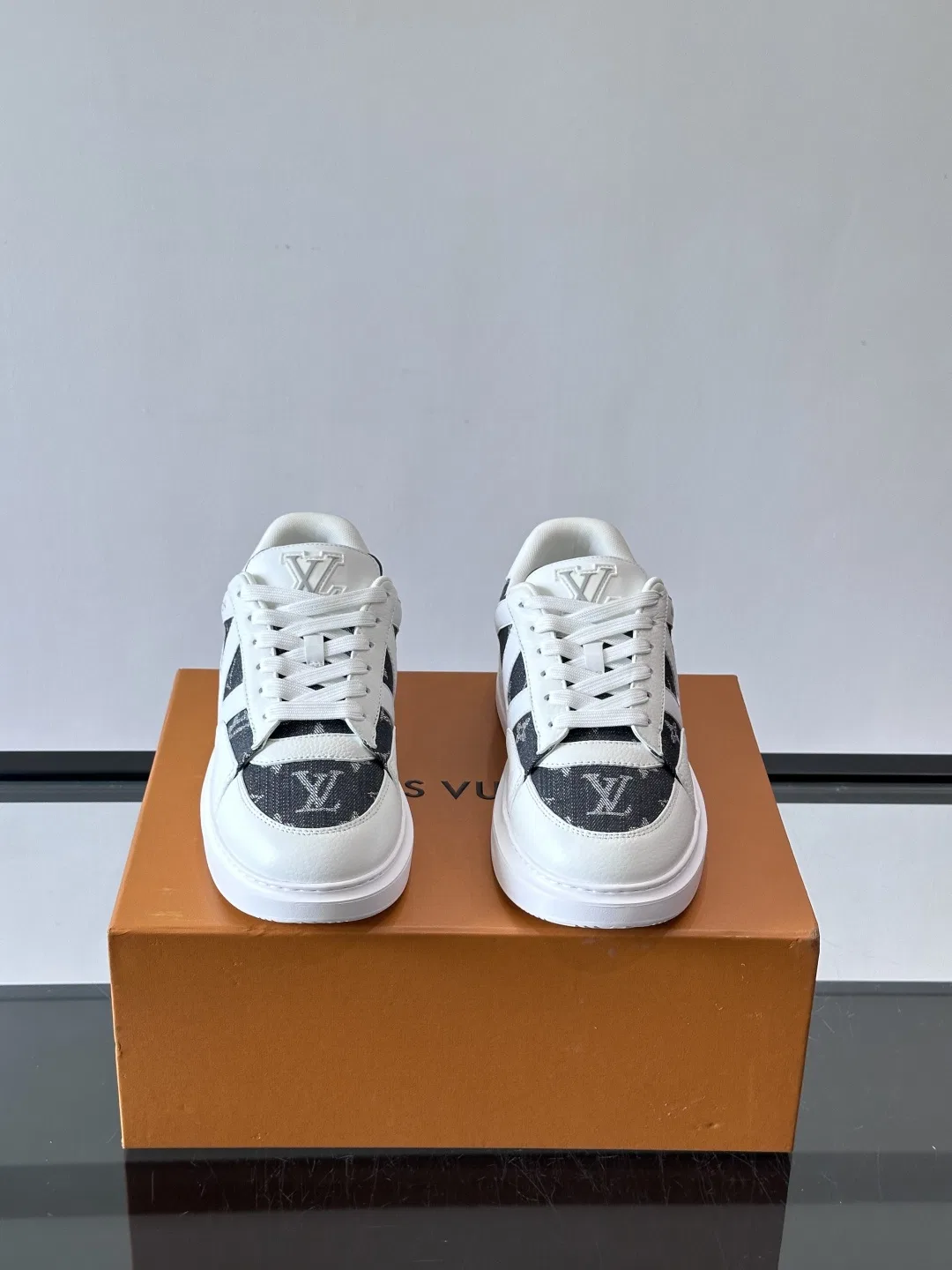 LV 27FW QVUSQNN 069 스니커즈 20