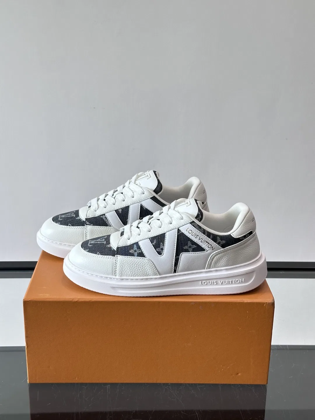 LV 27FW QVUSQNN 069 스니커즈 21