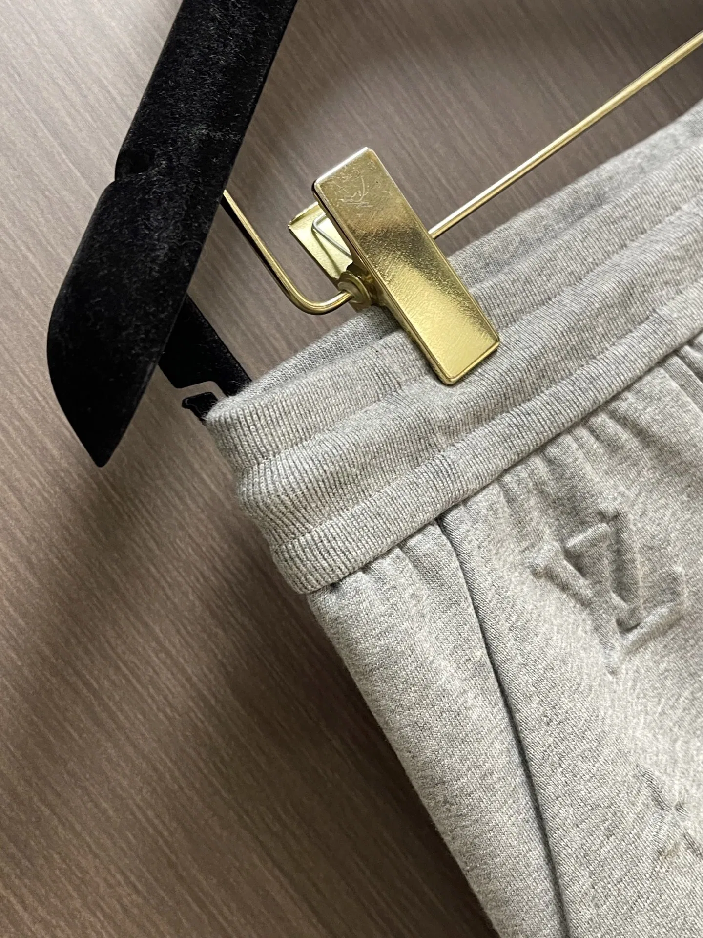 LV 27FW QVUSQNN 075 스웻팬츠 14