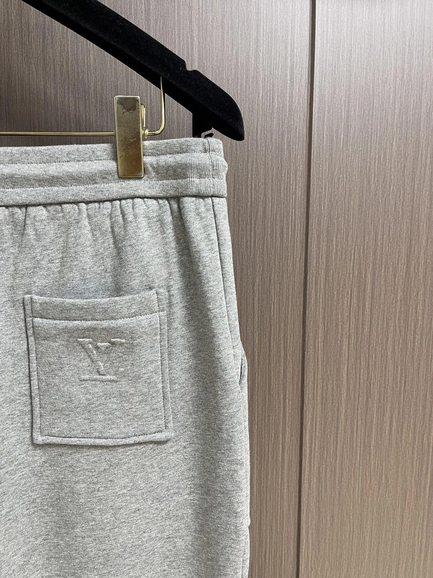 LV 27FW QVUSQNN 075 스웻팬츠 15