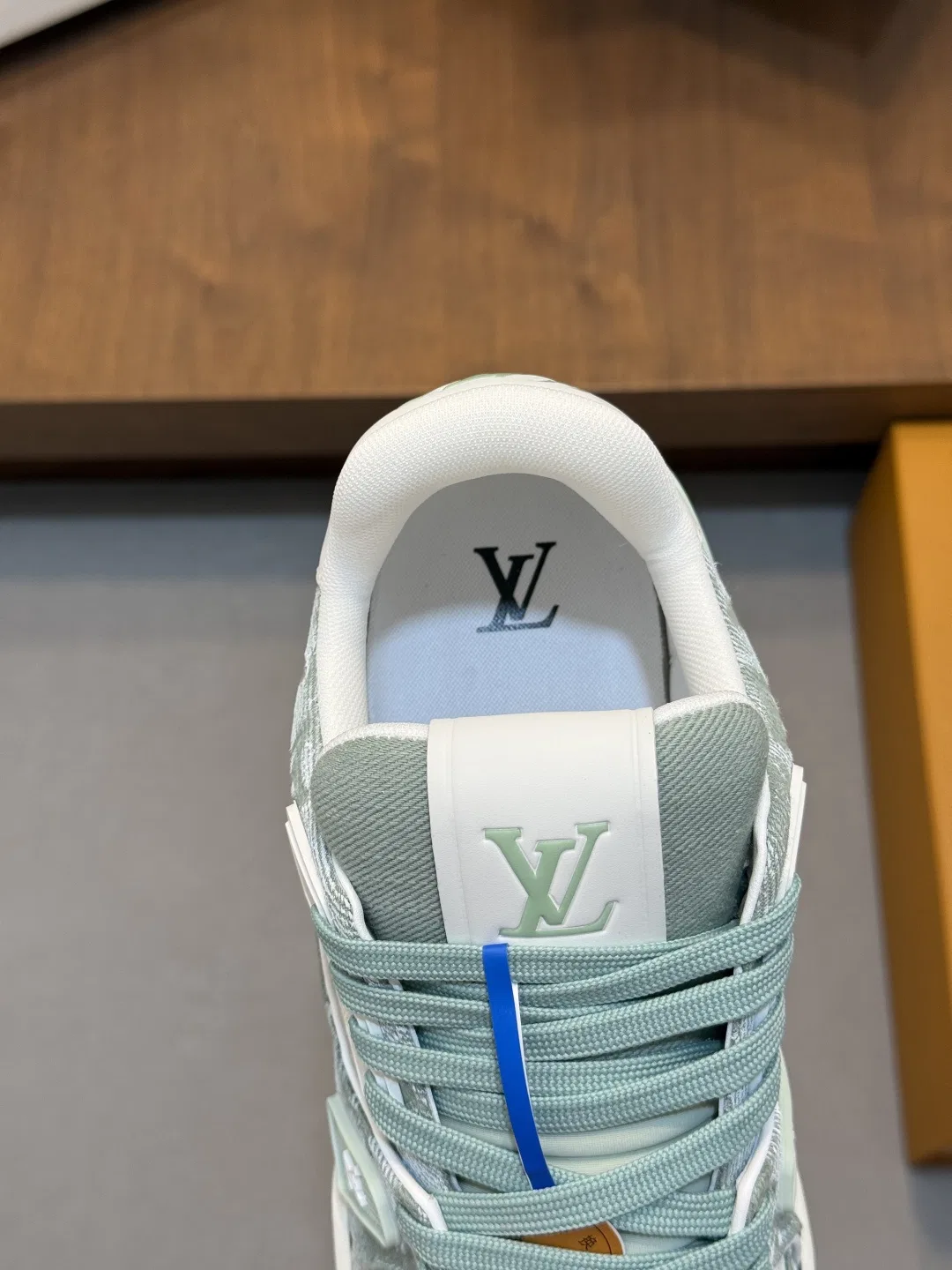 LV 27FW QVUSQNN 089 스니커즈 13
