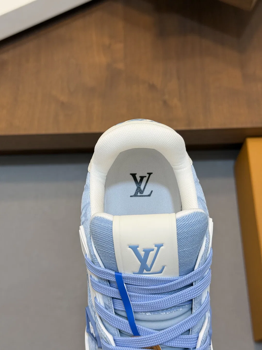 LV 27FW QVUSQNN 089 스니커즈 20