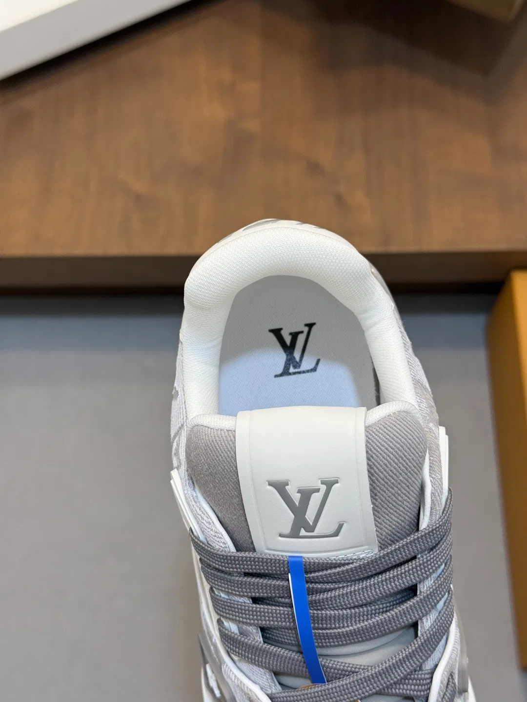 LV 27FW QVUSQNN 089 스니커즈 28