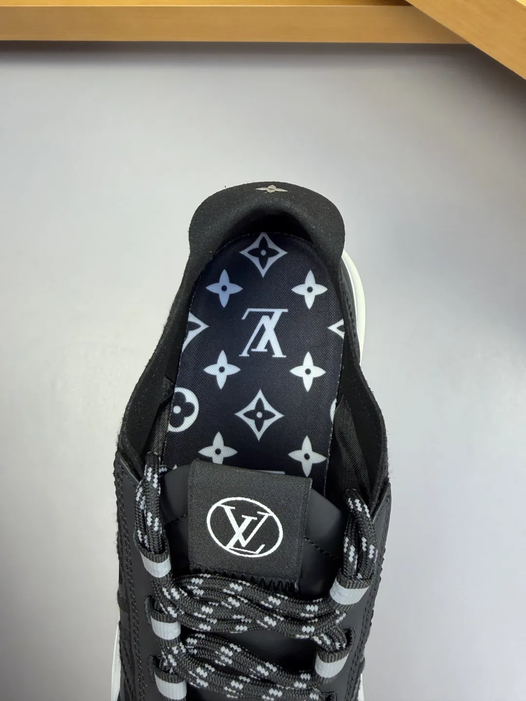 LV 27FW QVUSQNN 090 운동화 16