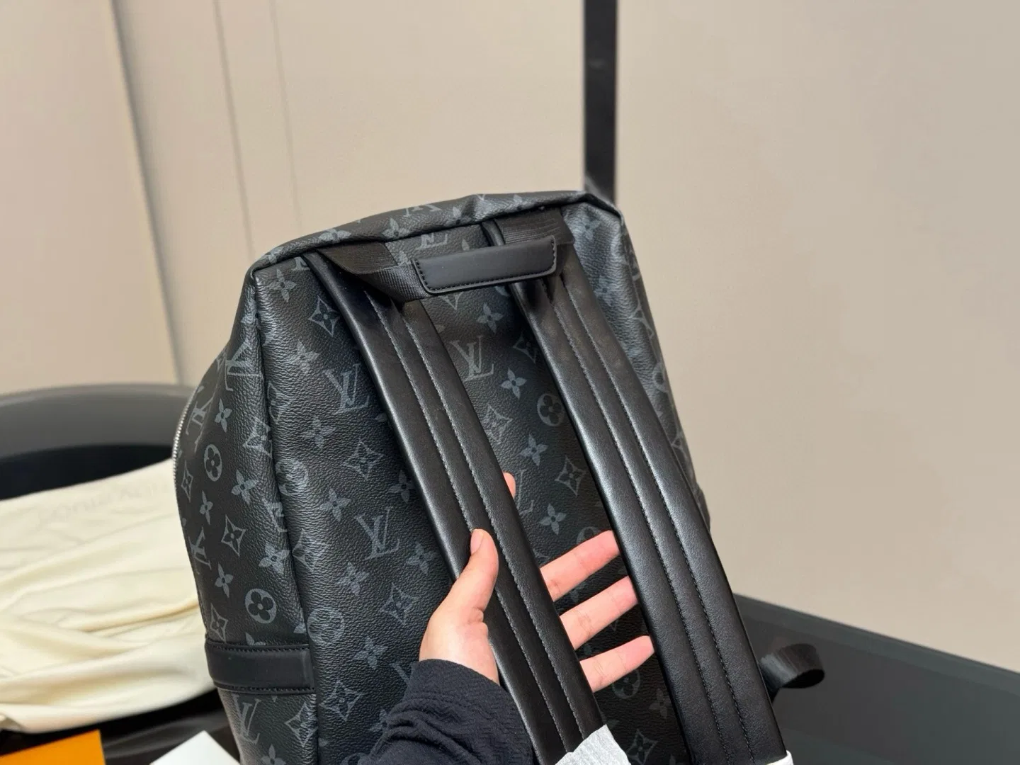 LV 27FW QVUSQNN 105 백팩 7