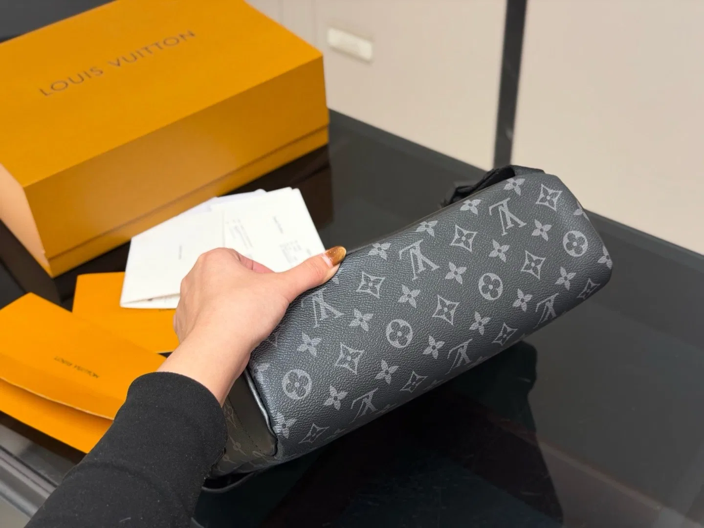 LV 27FW QVUSQNN 106 크로스백 8