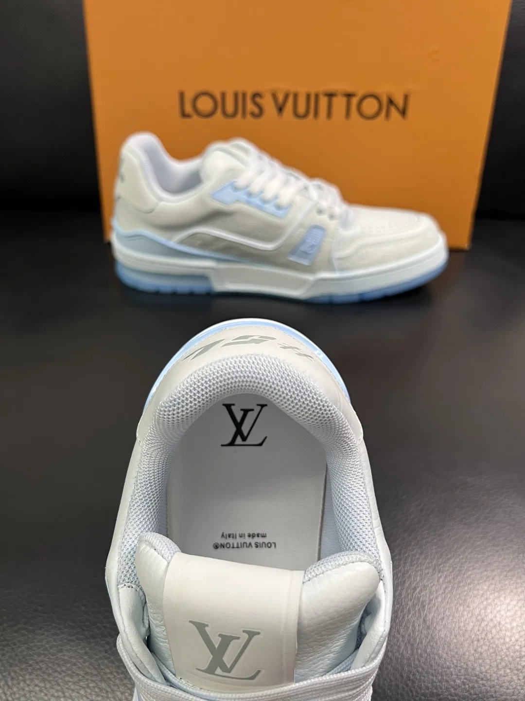 LV 27FW QVUSQNN 120 스니커즈 7