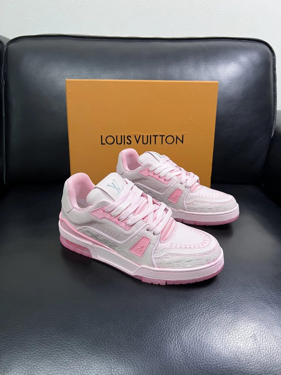 LV 27FW QVUSQNN 120 스니커즈 10