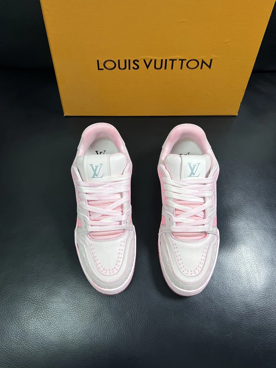LV 27FW QVUSQNN 120 스니커즈 12