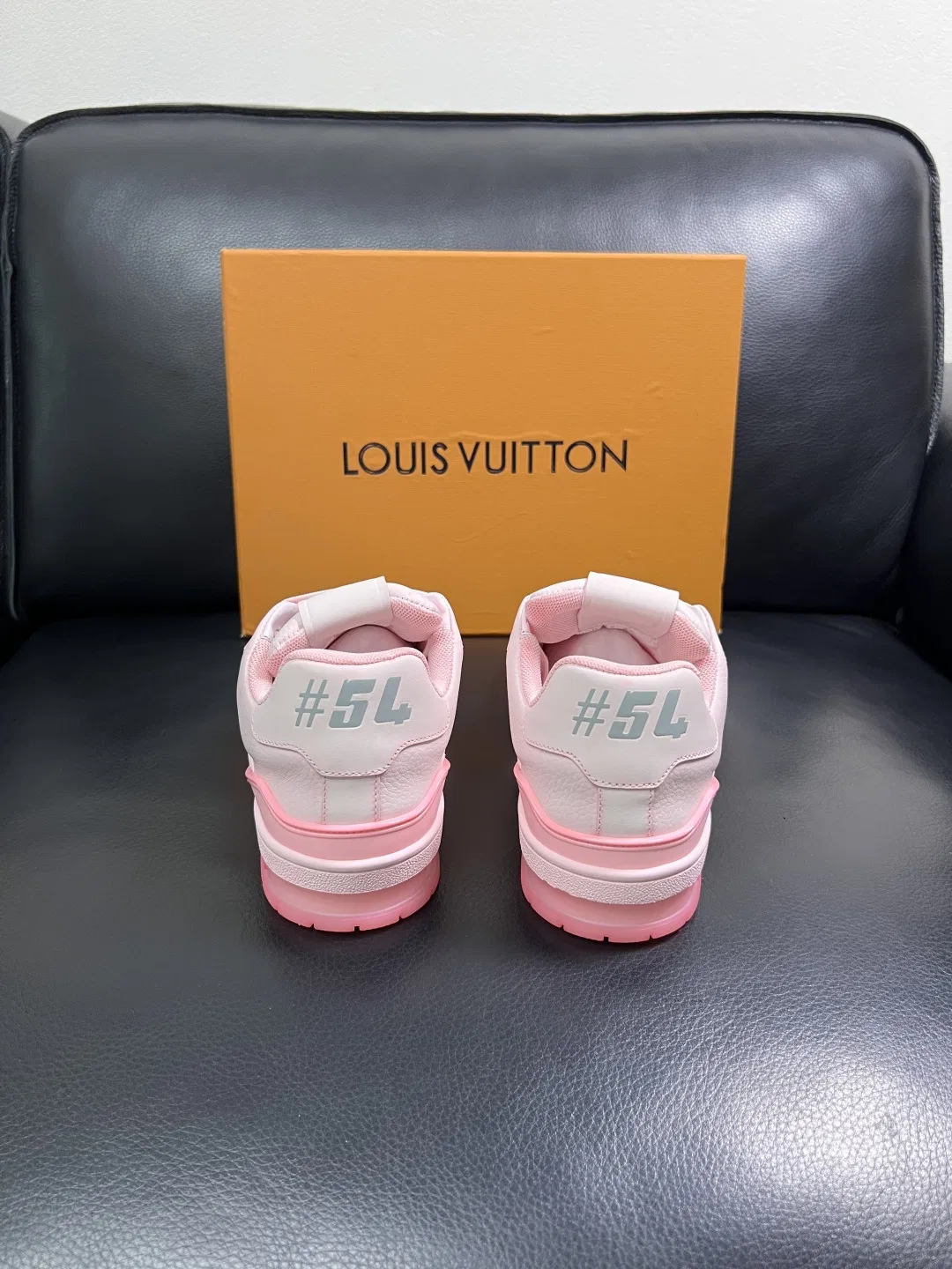 LV 27FW QVUSQNN 120 스니커즈 15