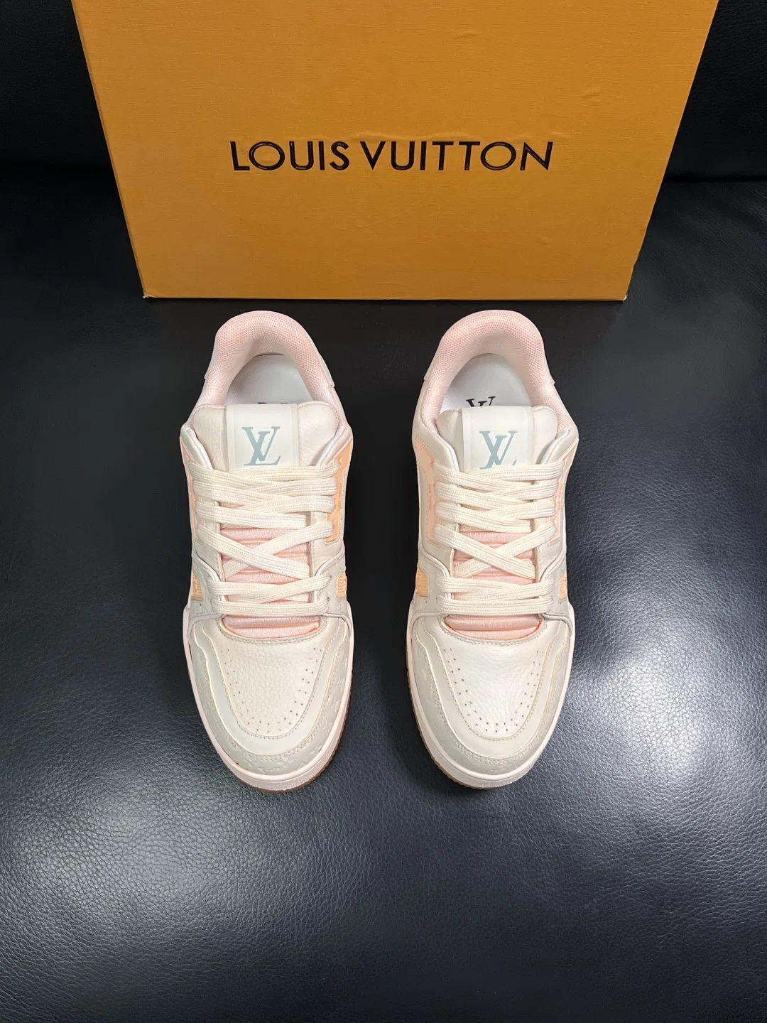 LV 27FW QVUSQNN 120 스니커즈 25