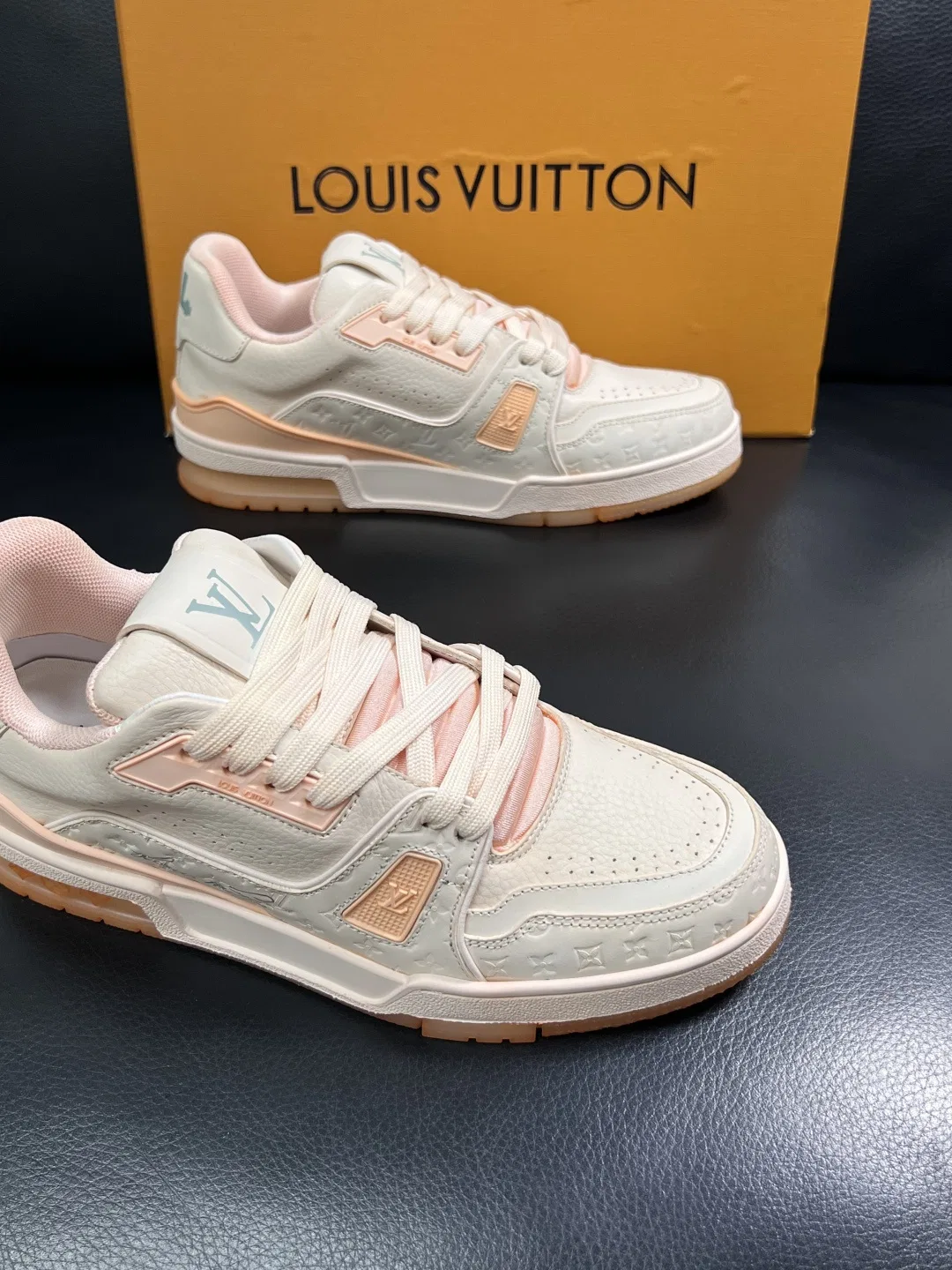 LV 27FW QVUSQNN 120 스니커즈 27