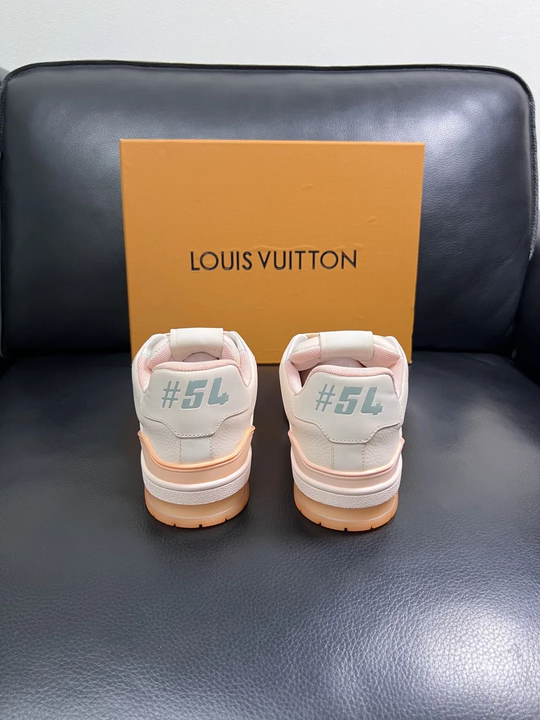 LV 27FW QVUSQNN 120 스니커즈 29
