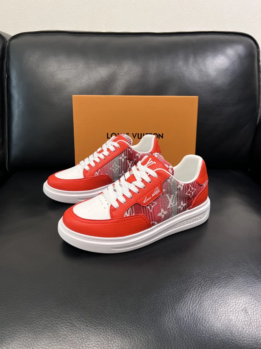 LV 27FW QVUSQNN 122 스니커즈 11