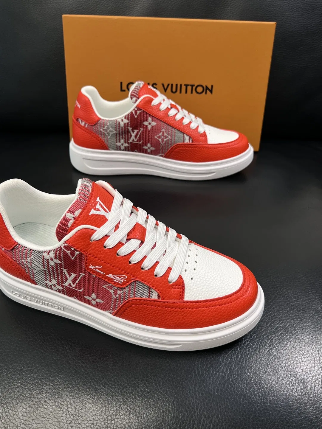 LV 27FW QVUSQNN 122 스니커즈 15