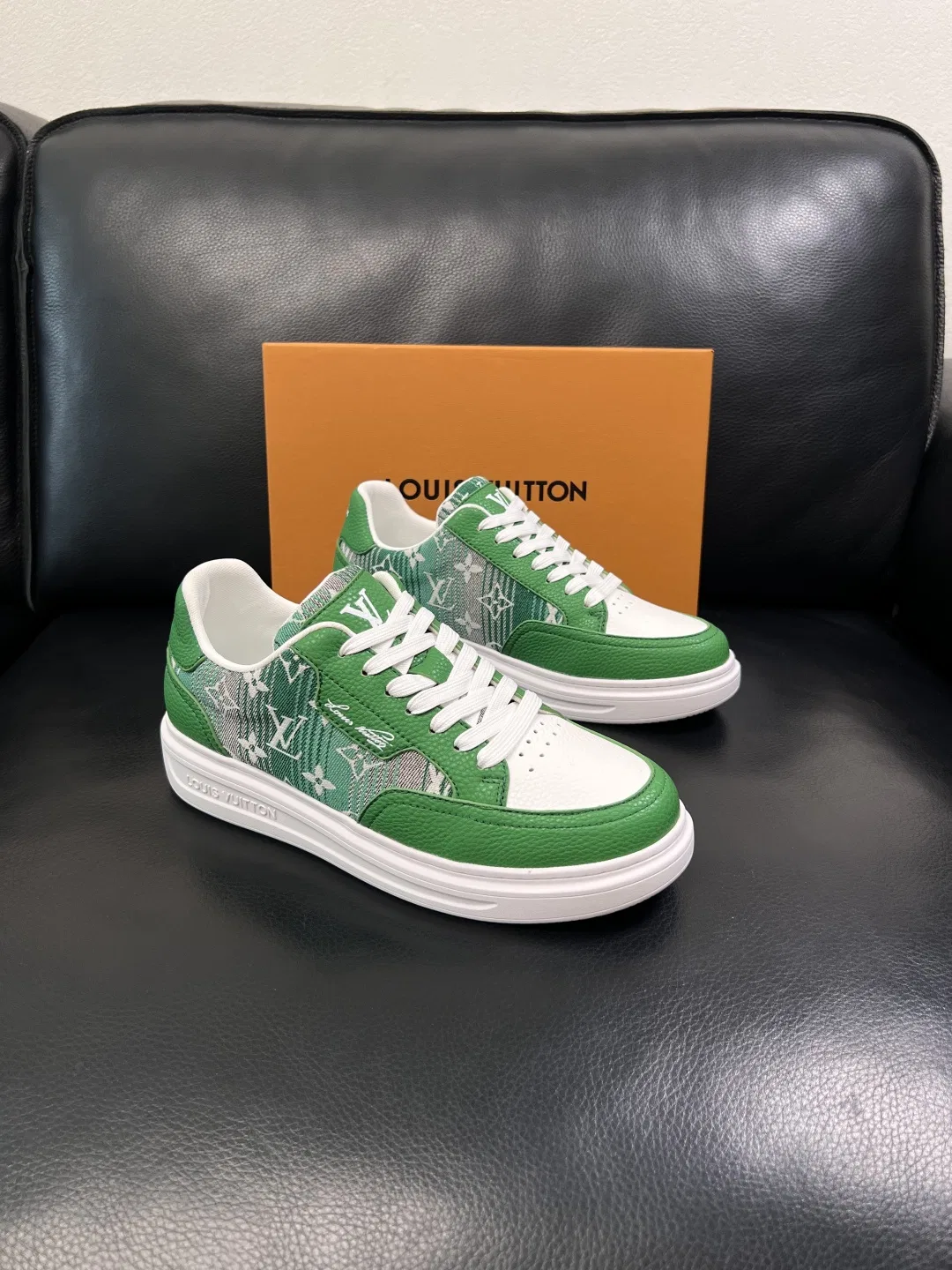 LV 27FW QVUSQNN 122 스니커즈 19