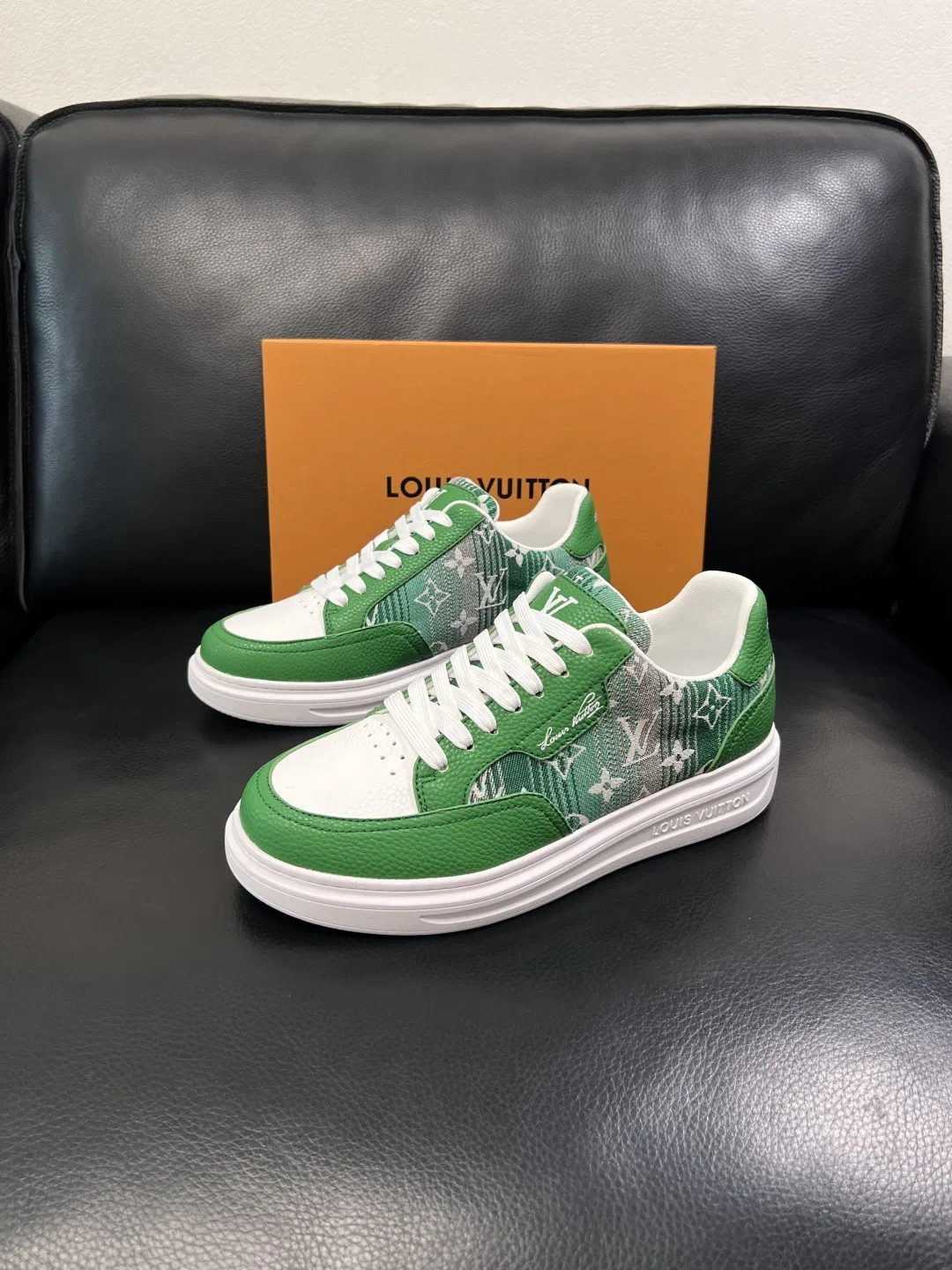 LV 27FW QVUSQNN 122 스니커즈 20