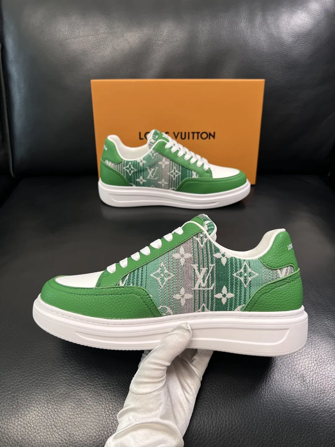 LV 27FW QVUSQNN 122 스니커즈 22